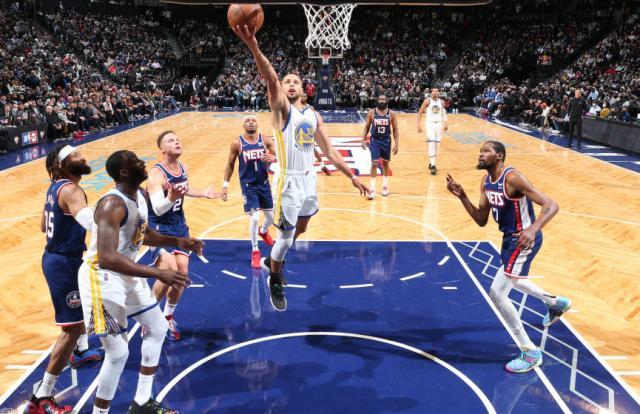 将巅峰对决变成一边倒 库里无解表现赢下MVP之战