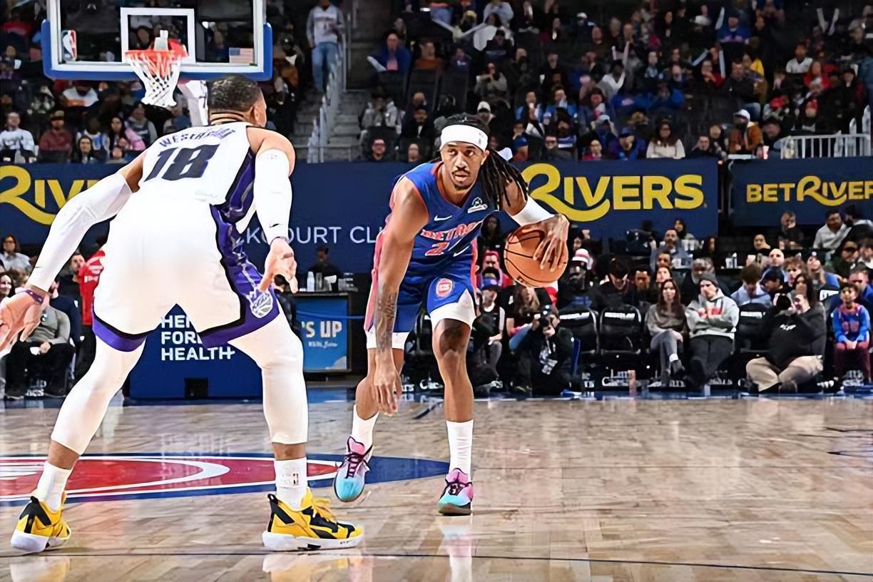 开云体育-估计很快就能转正了！但活塞后场新星会满足一份底薪合同吗？