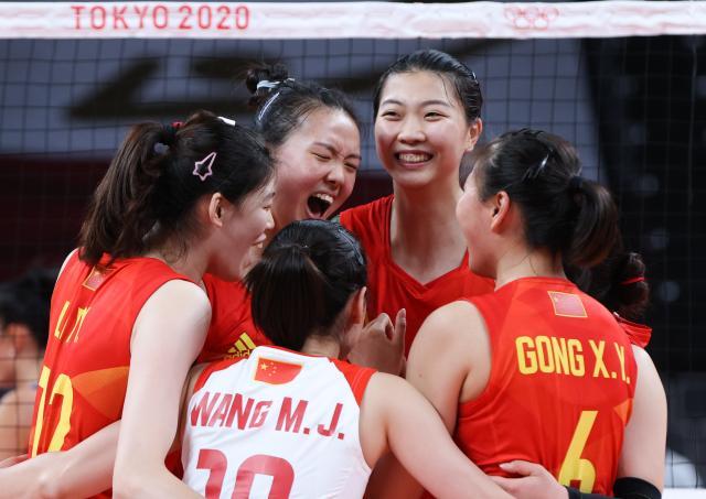 开云体育-2日前瞻：四强项中国队连续冲金 女排谢幕关注女篮