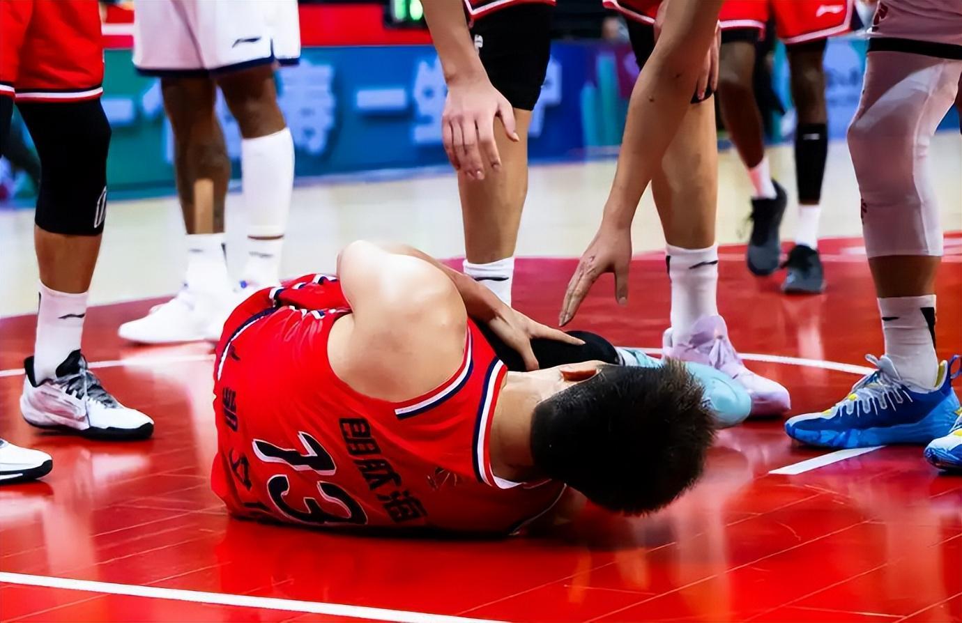 开云体育-CBA最新积分榜:郭艾伦伤退,徐昕17+10,广州93-85爆冷山东排11